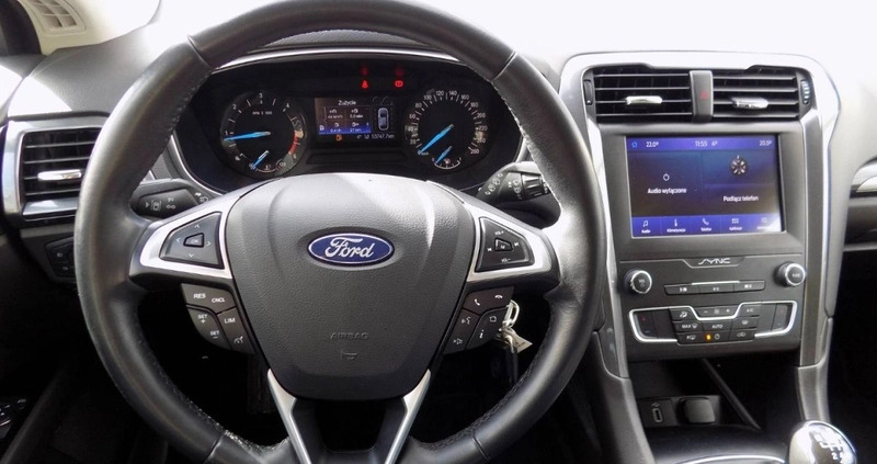 Ford Mondeo cena 88888 przebieg: 59700, rok produkcji 2020 z Szczecin małe 704